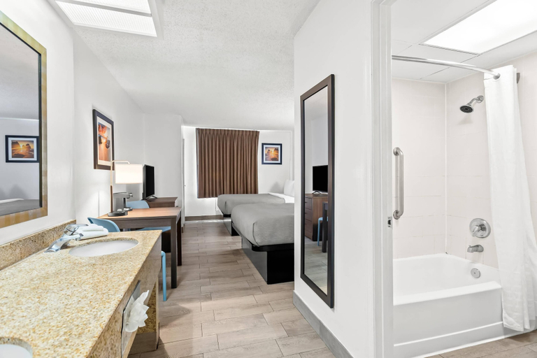 Others 5, Quality Inn & Suites at Tropicana Field, Pinellas