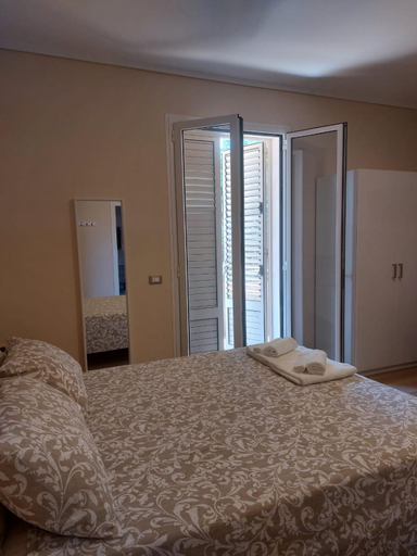 Others 5, Alcantara Suites, Trapani