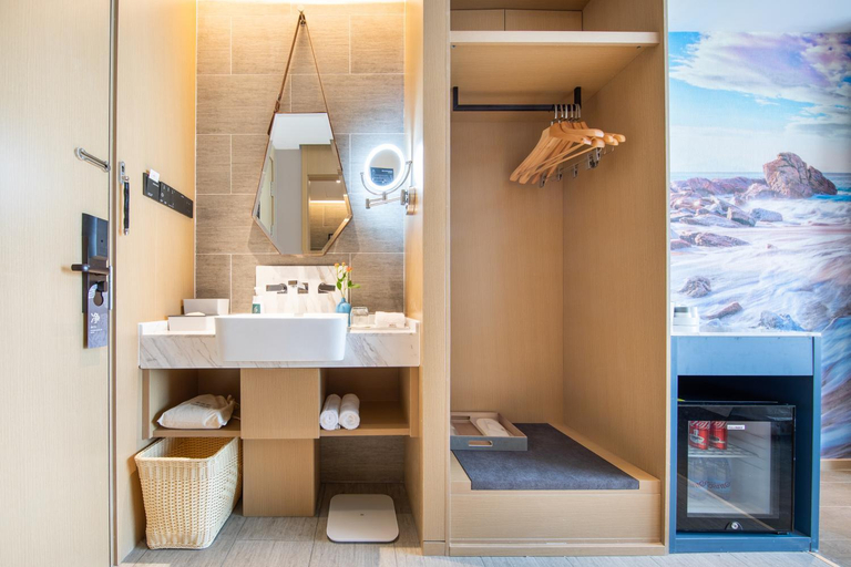 Bathroom 3, Atour Hotel Shenzhen Huaqiangbei Zhenxing Road, Shenzhen