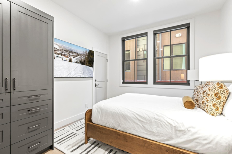 Bedroom 3, Lift Lodge 2 Bedrooms LLC103 by KBM, Summit