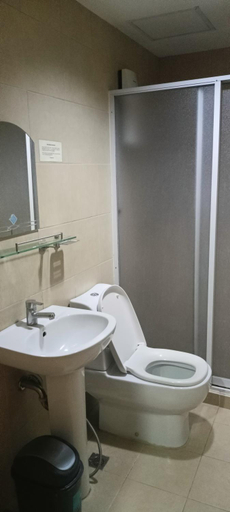 Others 5, 18F staycation, Makati City