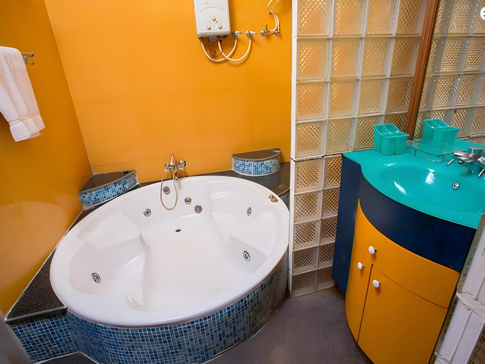Bathroom, Vrindavan Retreat, Ernakulam