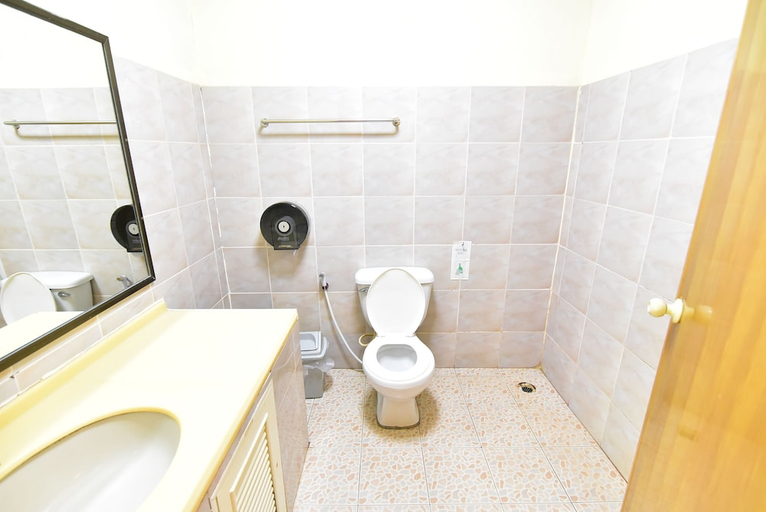 Bathroom 4, Koh Ngai Resort Ko Ngai, Ko Lanta