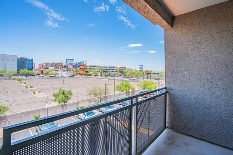 Terrace/patio 3, ROVE LIVING/KB - Zone Westgate, Maricopa