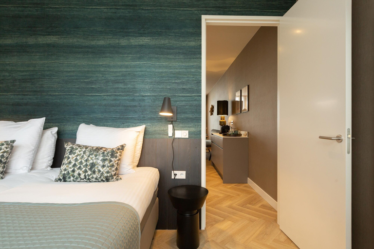 Room 5, 3-bedroom Duplex Apartment in Den Haag, Den Haag