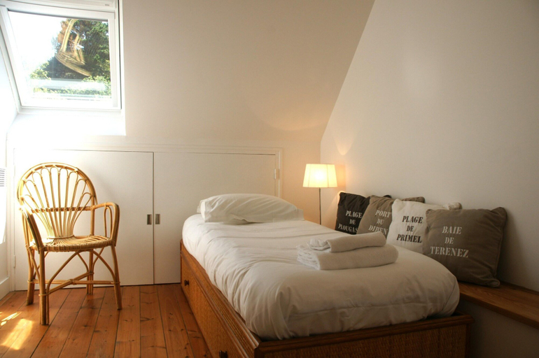 Room 1, Pretty Apartment With sea View in Primel-formerly TUI Ferienhaus, Finistère