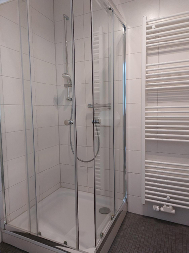 Bathroom 4, Ricks City Hotel, Trier