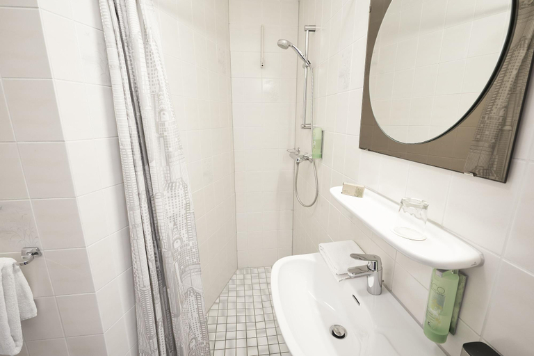 Bathroom 3, Hotel Van Walsum, Rotterdam