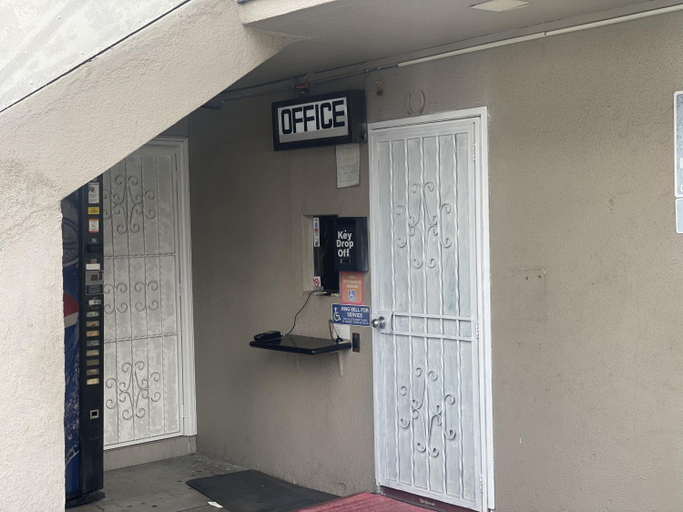 Exterior & Views, Bob's Motel, Los Angeles