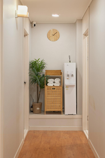 Others 5, Dawoo House 2 in Hongdae, Mapo