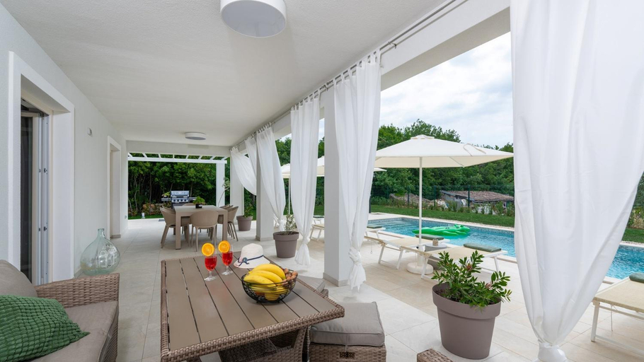 Others 5, Villa Oliveti, Poreč