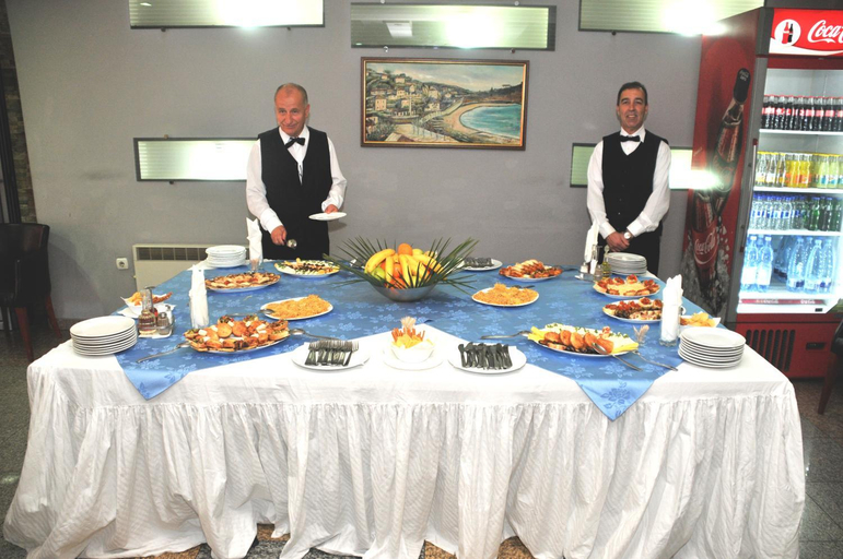 Others 4, Hotel Dajti