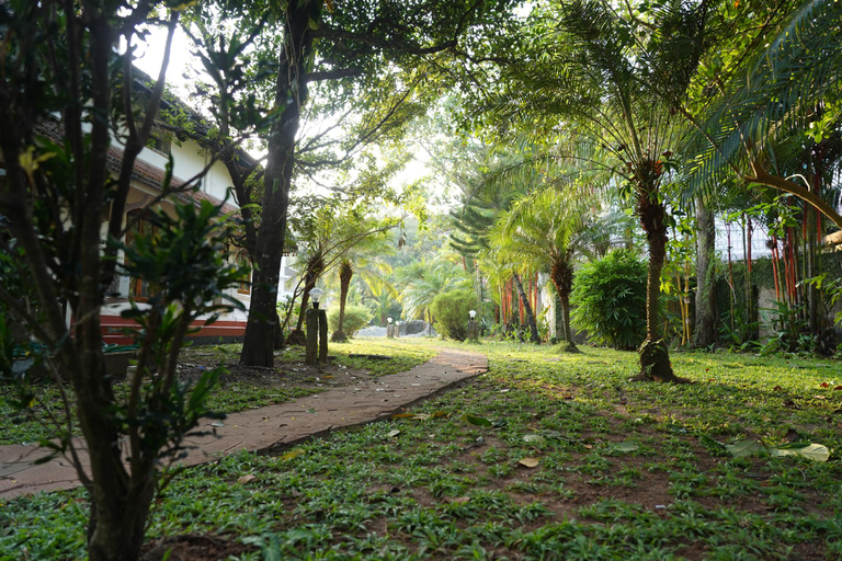 Others 5, Alfred Place, Ernakulam