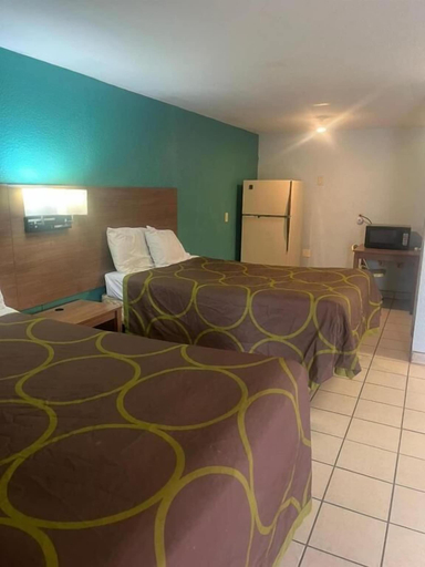 Room 2, Sun Motel, Bexar