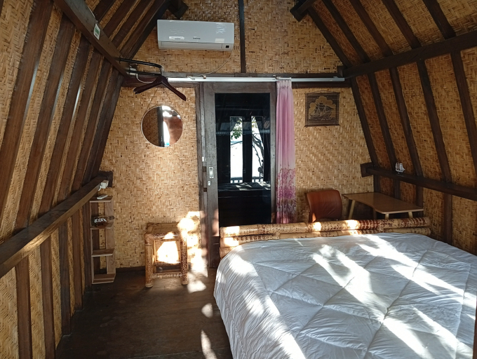 Bedroom 2, Sunset Cabanas (Stay Beachfront & Snorkel), Lombok