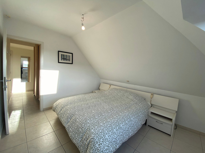 Room 2, Apartment in Nieuwpoort With sea View, West-Vlaanderen