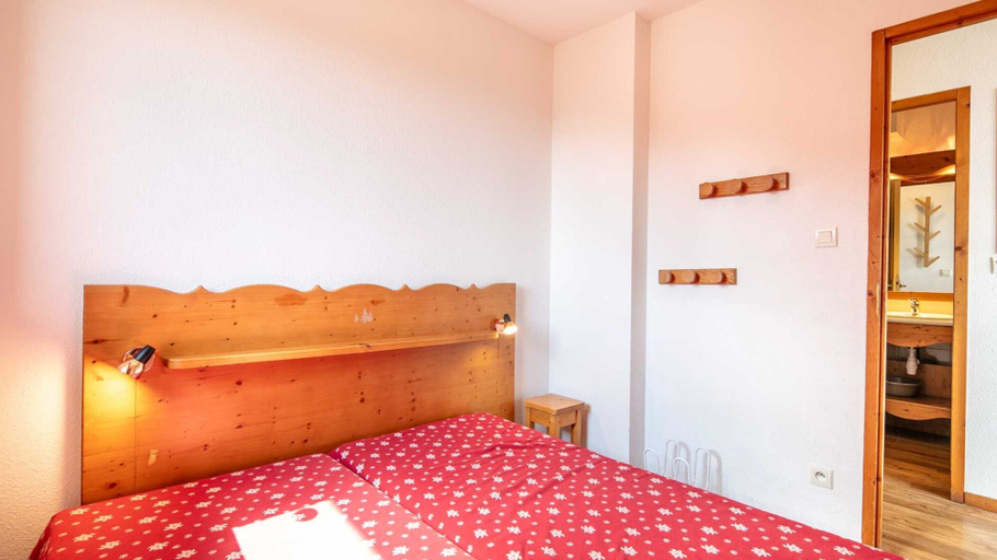 Room 3, Cozy Chamrousse Apartment, Isère