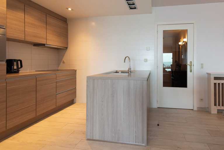 Private kitchen 2, Apartment in Middelkerke With Sea View, West-Vlaanderen