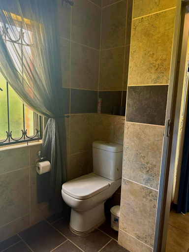 Bathroom 2, ARK Guesthouse, Dr Kenneth Kaunda