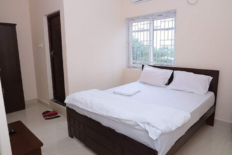 Bedroom 3, Hotel Suryaa Grand, Viluppuram