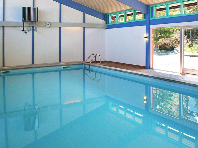 Pool 5, 4 Person Holiday Home in Nexo, Bornholm