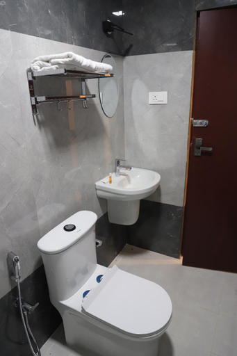 Bathroom, Vimo boutique hotel, Viluppuram