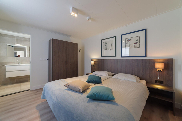 Room 4, Villa in Colijnsplaat by the Lake, Noord-Beveland