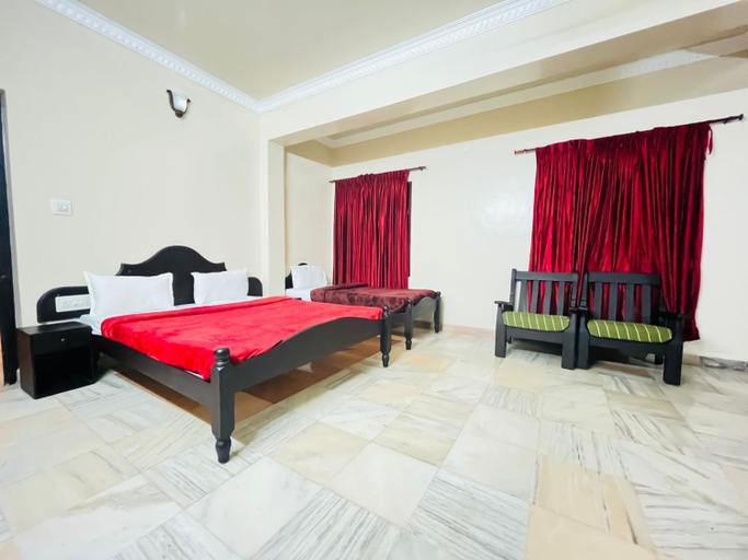 Bedroom 3, Hilltown Hotel, Kodagu