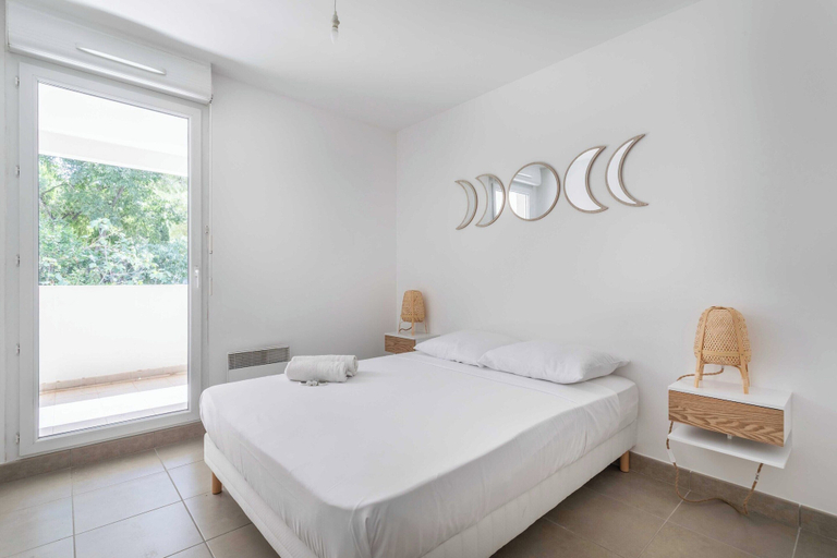 Room 2, 2 Bedroom Apartment With Balcony 10th arr, Bouches-du-Rhône