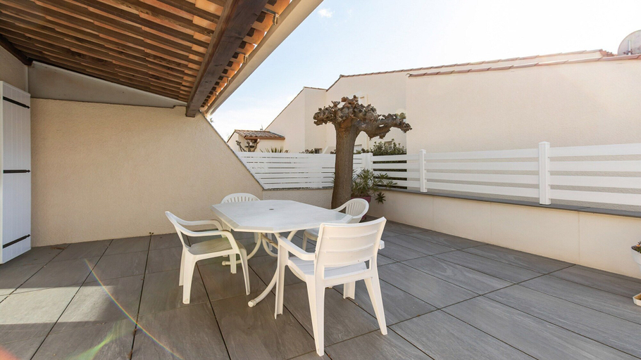 Outdoor dining 2, Stylish Coastal Hideaway, Agde, Hérault