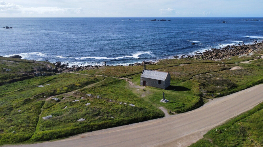 Exterior 3, Ploudalmézeau House with Heated Pool, Finistère