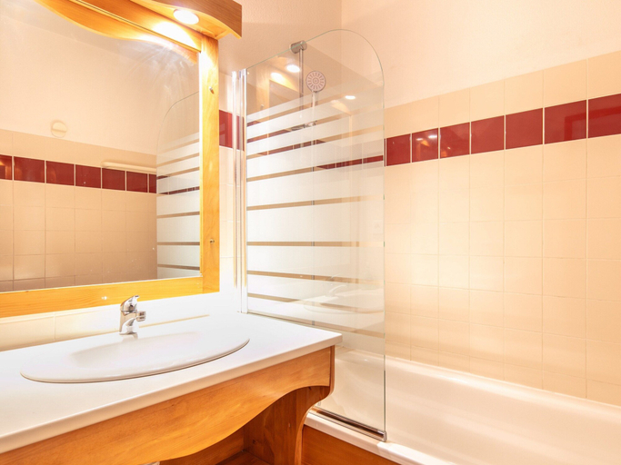 Bathroom, Terraced Apartment in Chamrousse, Isère