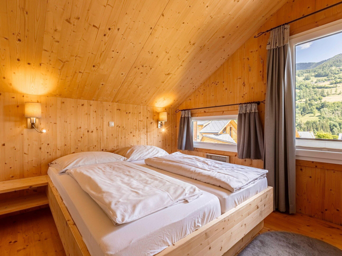Bedroom 3, Lavish Chalet With Whirlpool, Murau