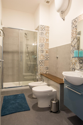 Bathroom 3, Seven Rooms Vatican, Rome