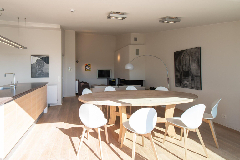 Dining 3, Central Flat With Sunny Terrace, West-Vlaanderen