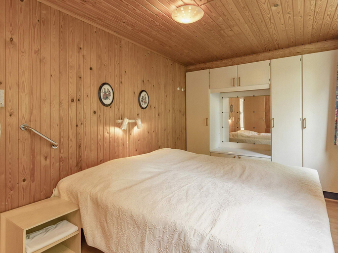 Bedroom 2, 6 Person Holiday Home in Lokken, Hjørring