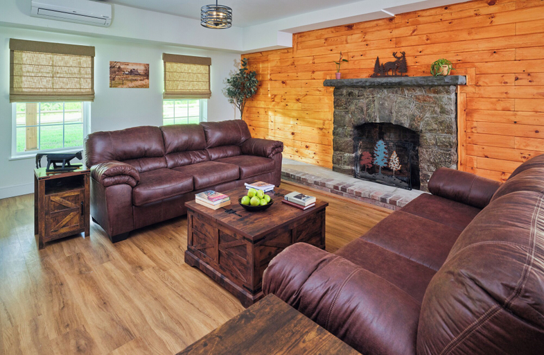 Lobby sitting area, Saddleview Bed & Breakfast, Wayne