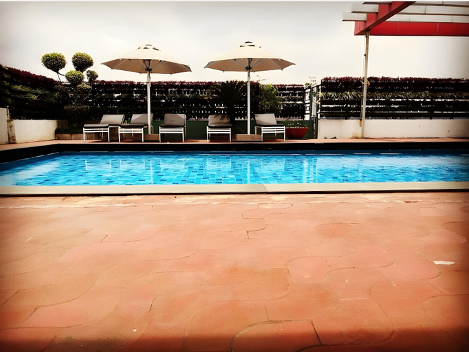 Others 4, Hotel Presidency Towers, Ernakulam