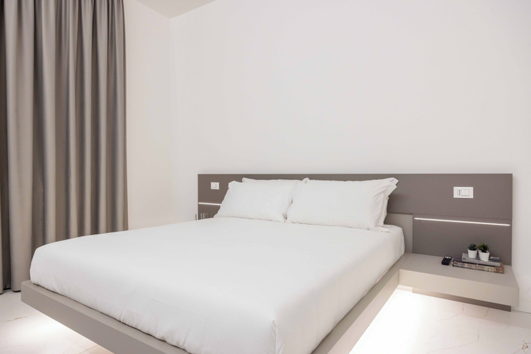 Bedroom 2, Excelsior Station Suite, Bologna
