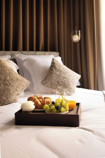 Room 5, Palais Bourbon Hotel - Room 43- 2P - Invalides, Paris