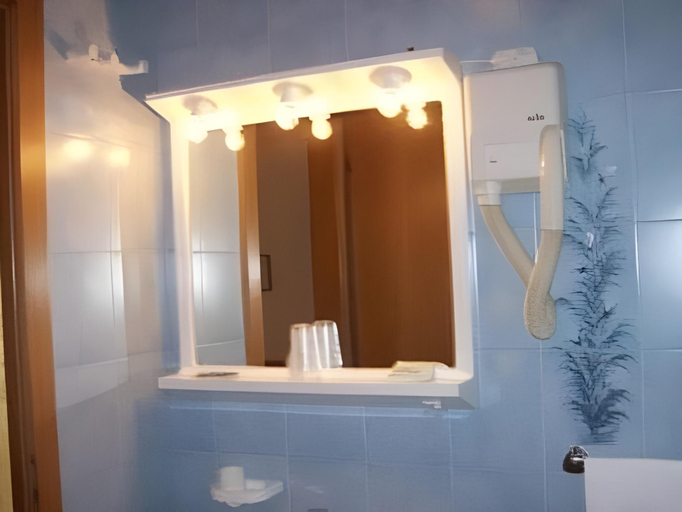 Bathroom 3, Punta Margherita, Aosta
