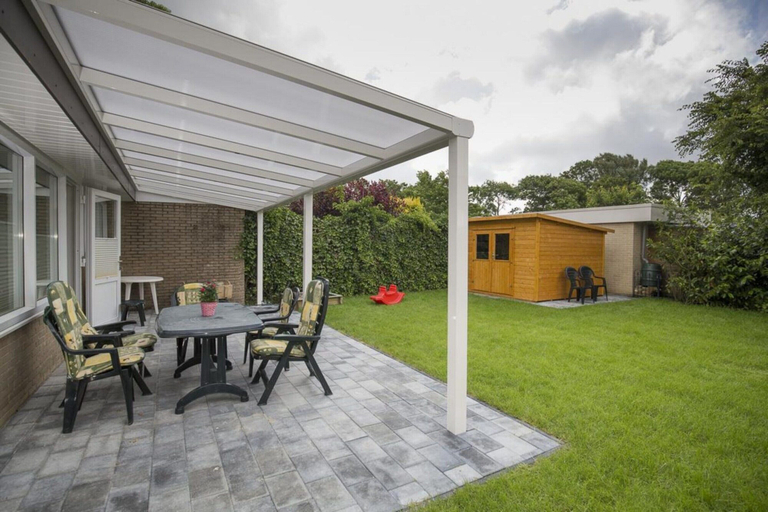 Exterior 3, Comfortable Holiday Bungalow for 5, Zijpe