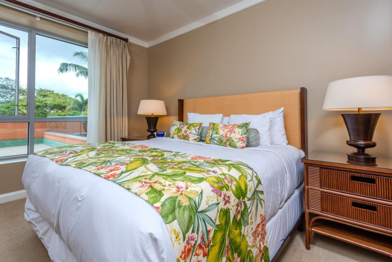 Room 5, Honua Kai Konea Collection by KBM - 2 Units on same floor (234/236), Maui