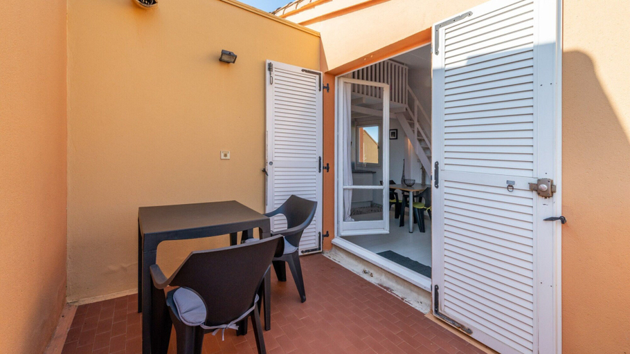 Outdoor dining 5, Modern Stay by the Beach, Hérault