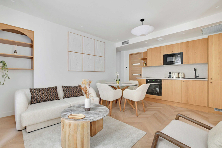 Living area 4, Charming apartment - AC- 3BR-6P- Montorgueil, Paris