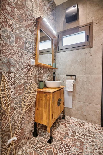 Bathroom, The lemon house, Attica
