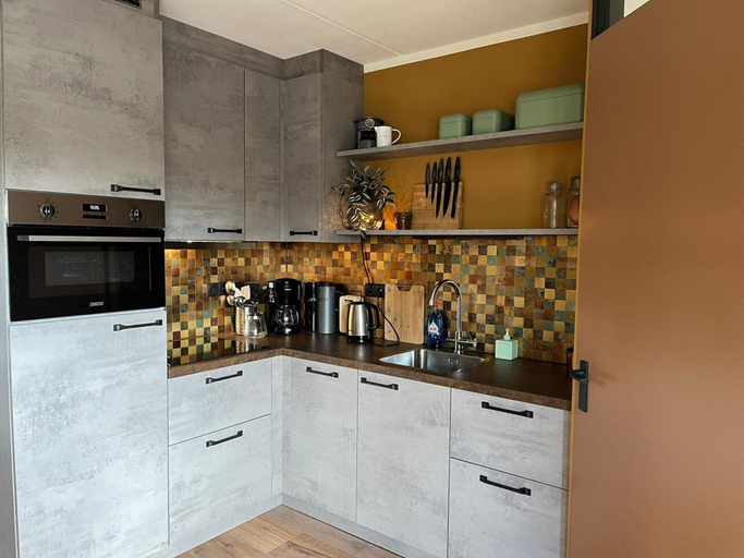 Private kitchen 5, Spacious Apartment in Maartenszee Dune, Zijpe