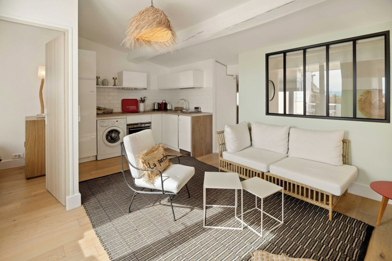 Living area 5, Magnificent Apartment - AC- 2br-4p- Saint-tropez, Var