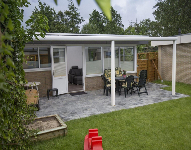 Balcony 4, Comfortable Holiday Bungalow for 5, Zijpe