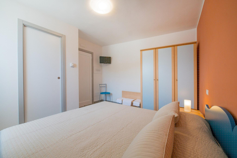 Bedroom 3, Crescenzo, Napoli